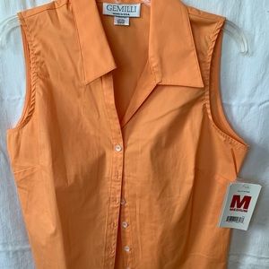 Sleeveless buttoned front shirt